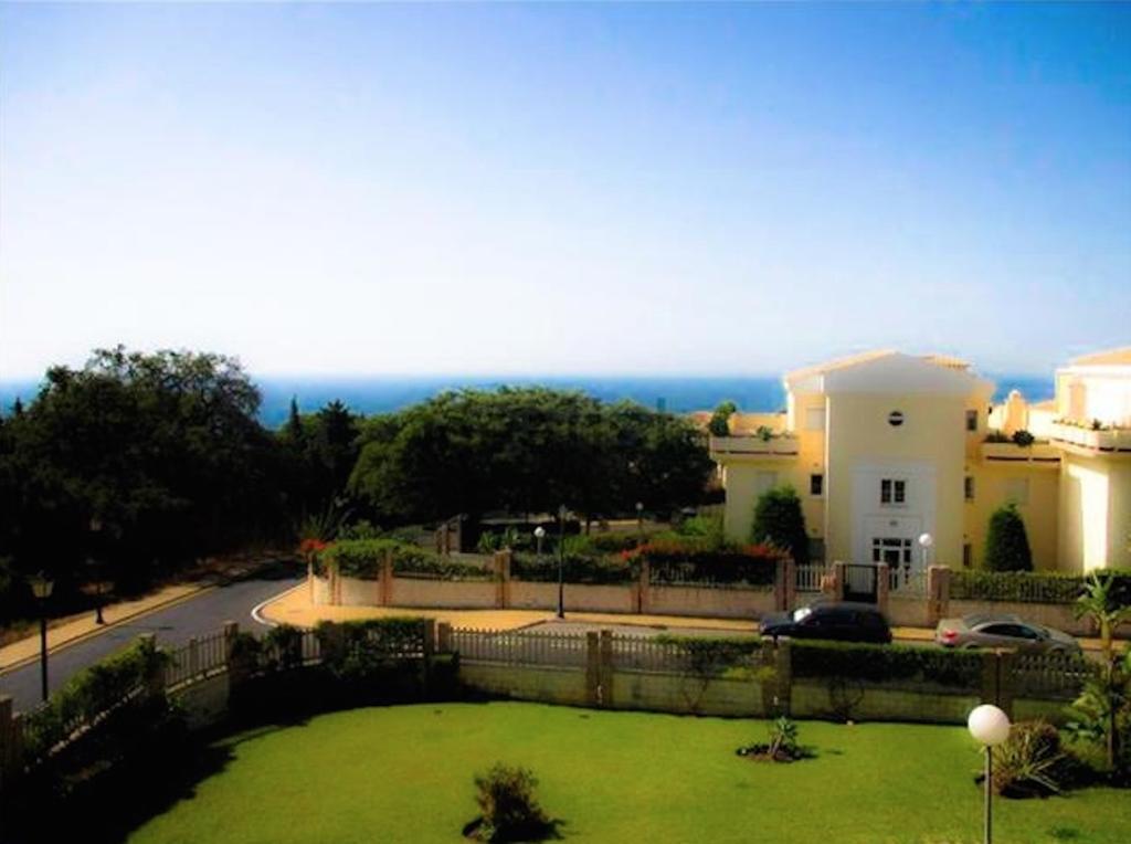 Cabopino, Mimosas Marbella