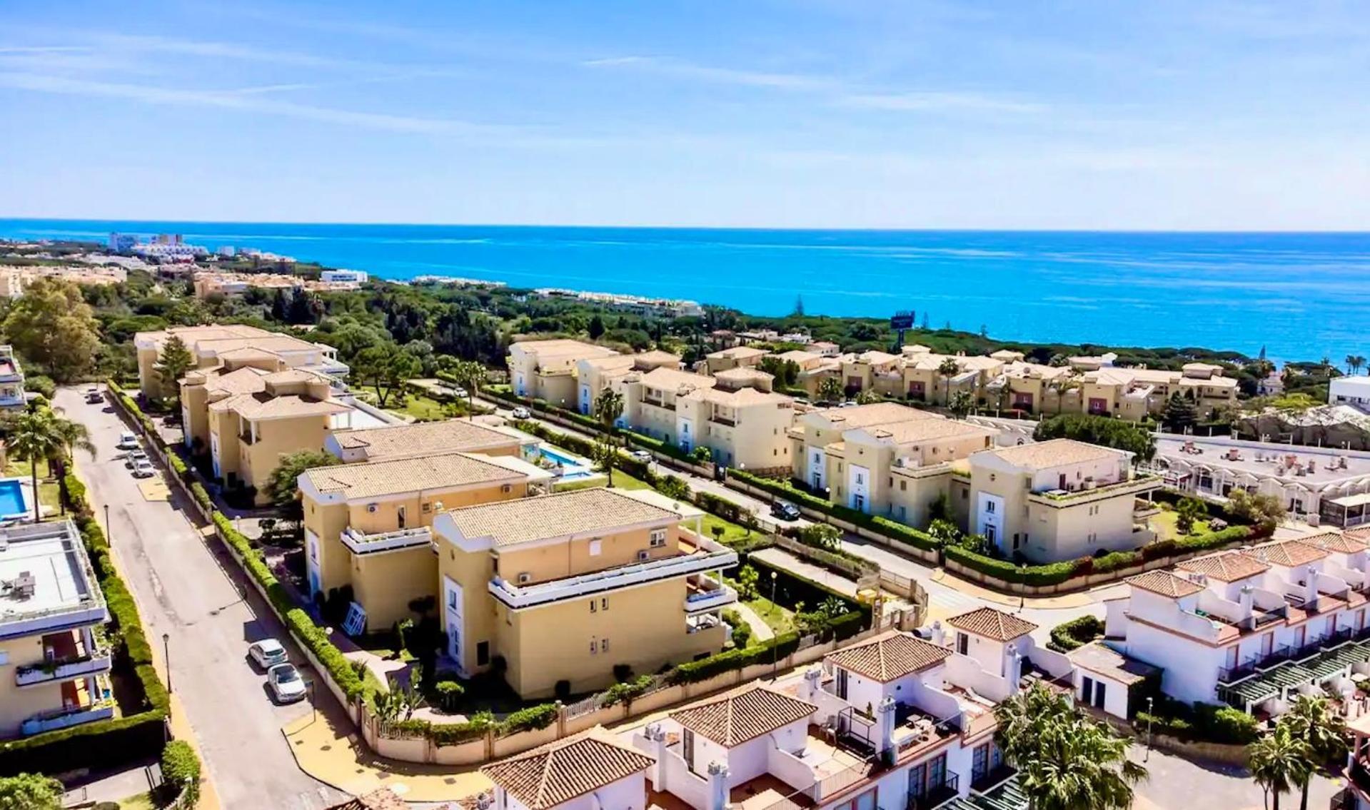 Cabopino, Mimosas Marbella